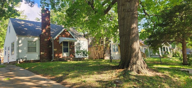 Building Photo - Beautiful, updated 4BR home with full unfi...
