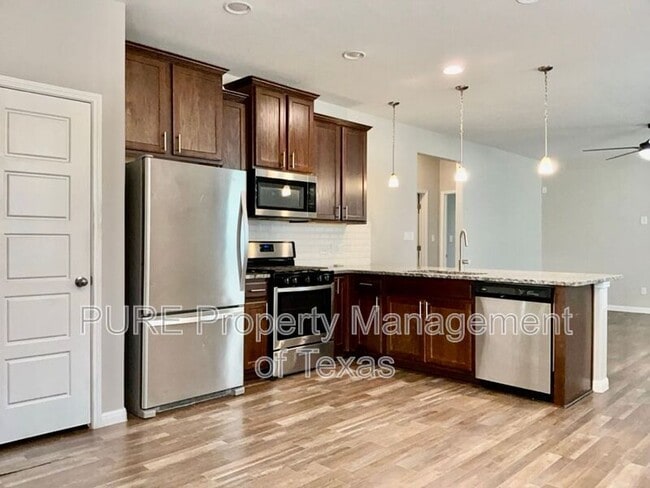 Photo - 128 Earl Keen St