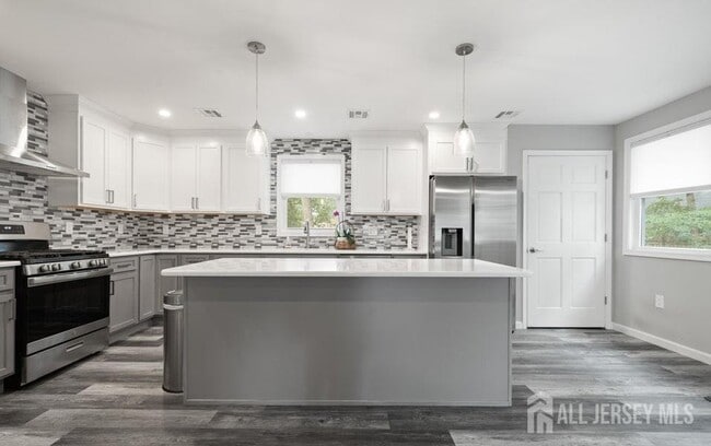 Photo - 303 Chestnut Dr