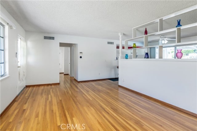 Photo - 11543 Swinton Ave