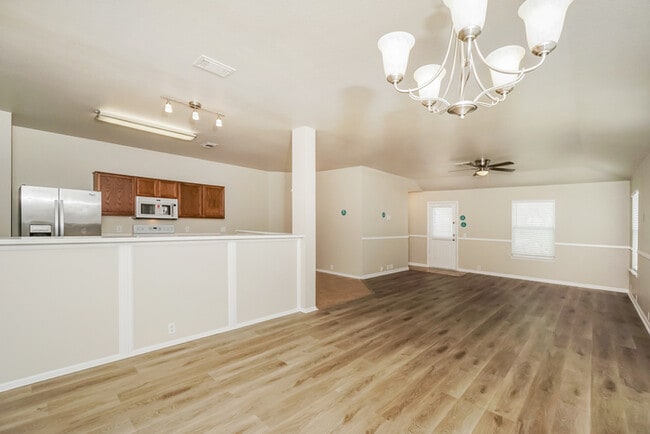 Photo - 930 Amber Knoll