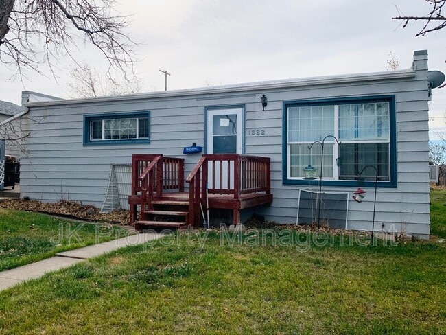 Building Photo - 1322 1st Ave NW Unit #01