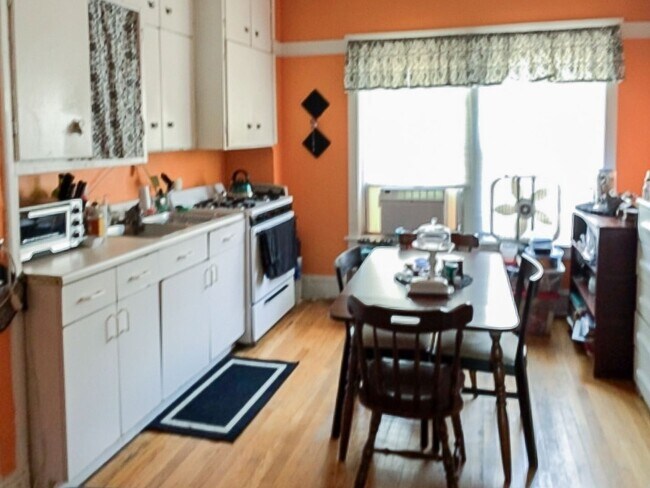 5137 N Wolcott Ave Unit 3