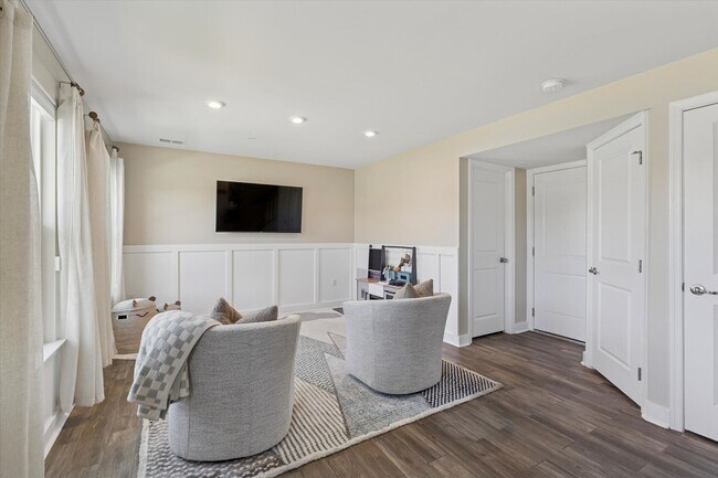 Photo - Beautiful 3B/2.5B Townhome in Downingtown ...