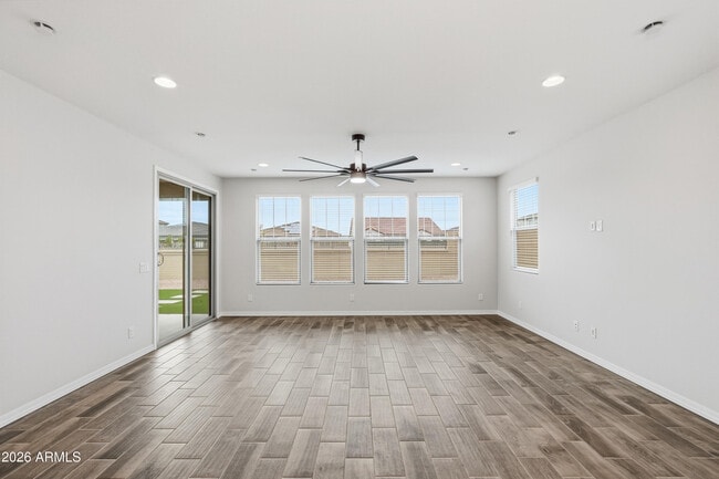 Photo - 932 W Macaw Dr