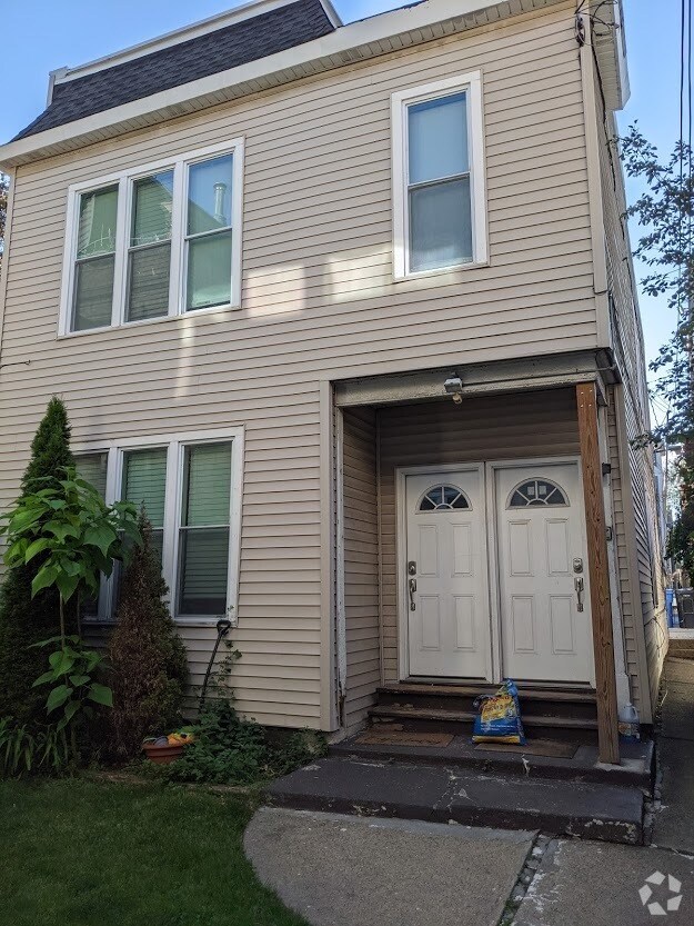 Building Photo - 3327 N Hamilton Ave Unit 2R Rental