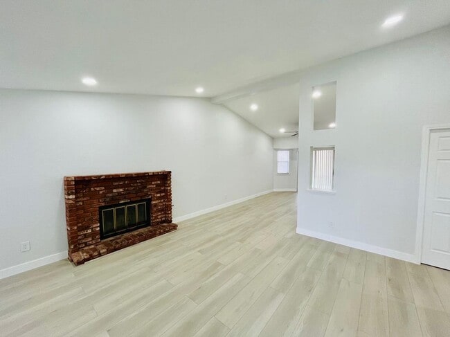 1532 Michelle Ave