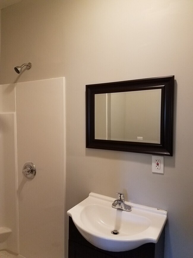 Photo - Spacious 4 BR 3 Bath single family home ne...