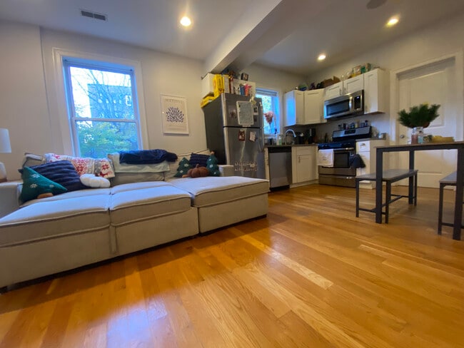 Photo - 719 Parker St Unit 4