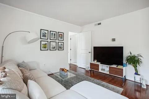 Building Photo - 1300 Army Navy Dr Unit 321