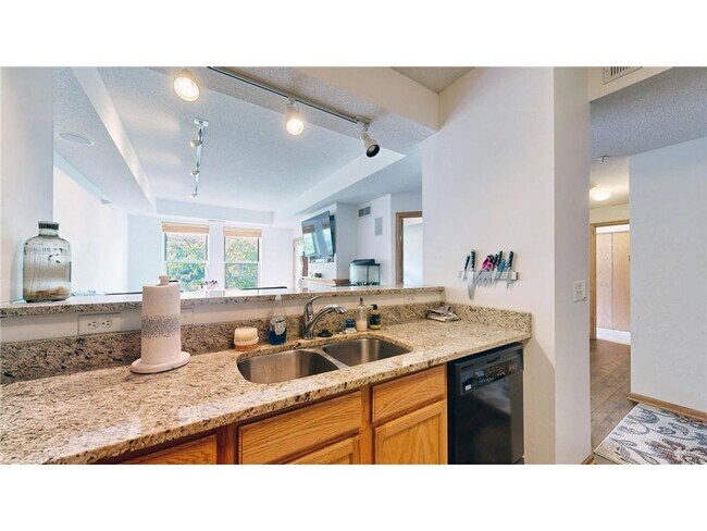 Photo - 560 N 2nd St Unit 300