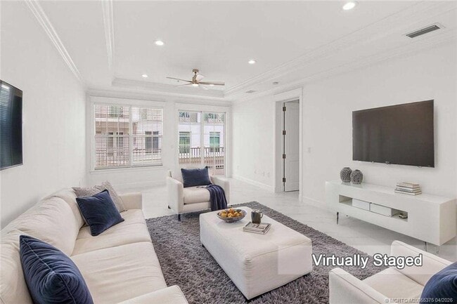 Building Photo - 47 SW Osceola St Unit UN206