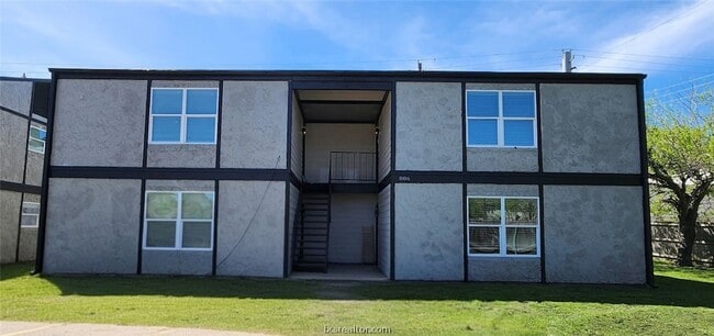 Building Photo - 806 Oran Cir Unit F