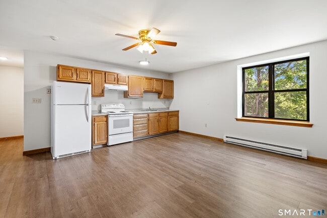 Photo - 180 N Cherry St