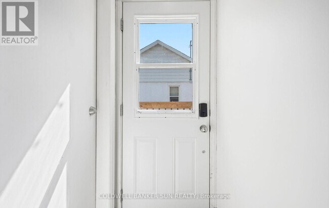 Photo - 20 Maple Ln