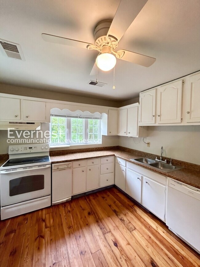 Photo - 1921 Wigglesworth Rd