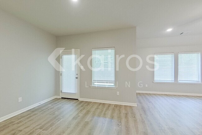 122 Yardley Ct