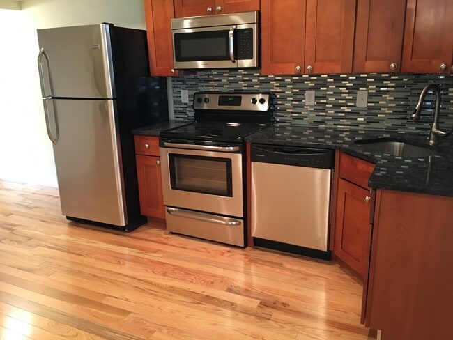 Photo - 415 N 41st St Apartments Unit D
