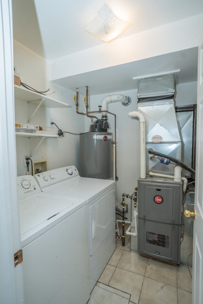 Photo - 23060 Berdeno Ave