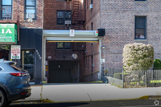 Garage - 9040 Fort Hamilton Pky