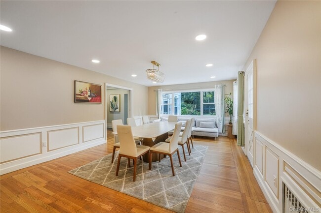 Photo - 24 Mineola Ave