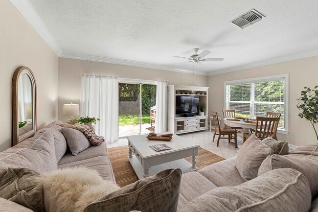 Photo - 13396 Georgian Ct