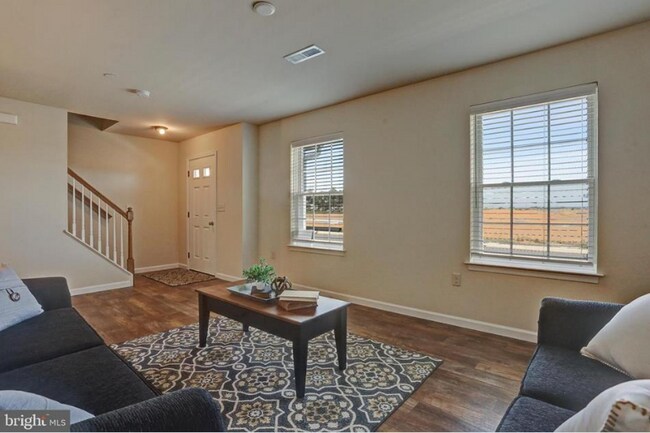 Photo - 706 Farmwood Ln