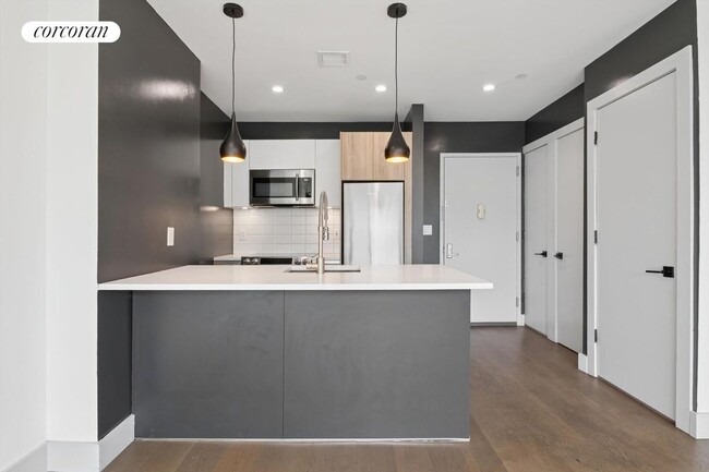 Building Photo - 1325 Herkimer St Rental