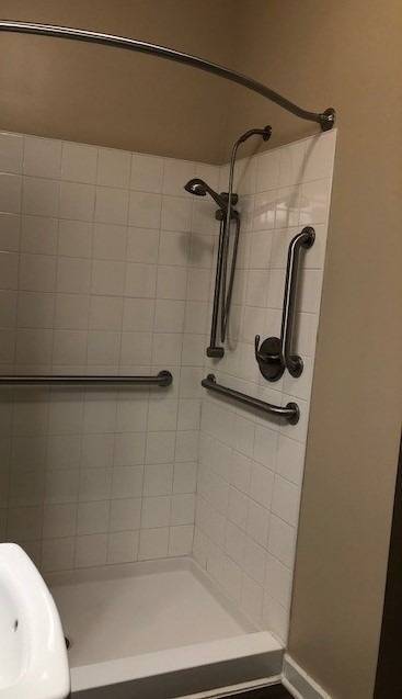 Grab bars & Roll in Shower - Legends at Azalea