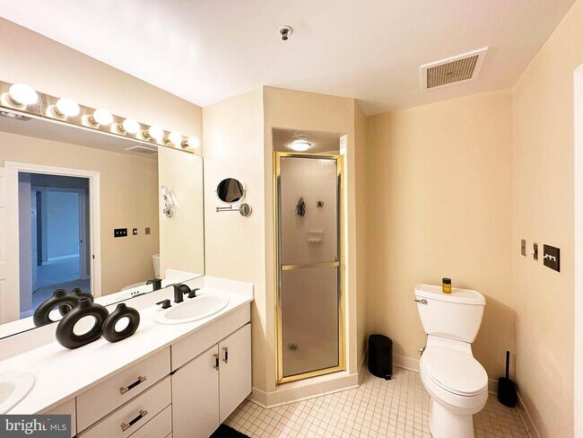 Photo - 10 E Lee St Unit 1208