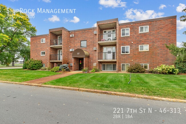 Building Photo - 221 7th St N Unit 46-313