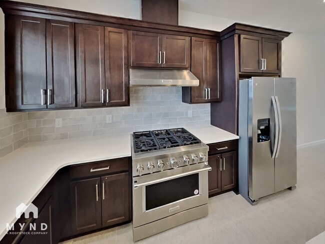 Photo - 2353 Brix St