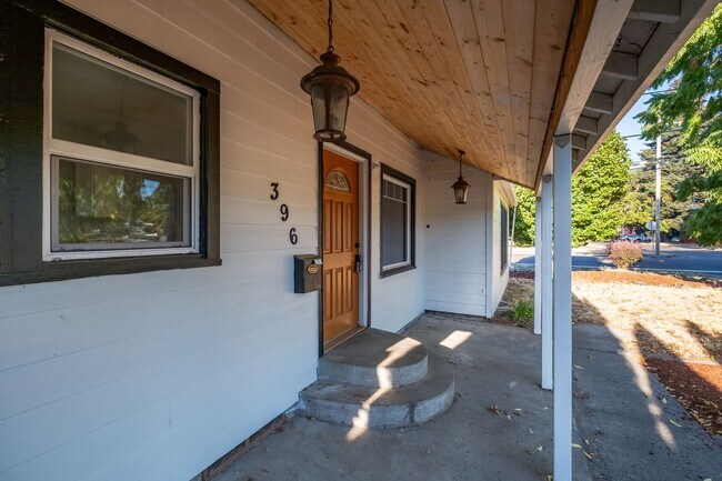 Photo - 396 W Grant St