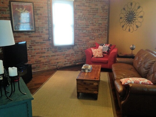 Photo - 586 S 9th St