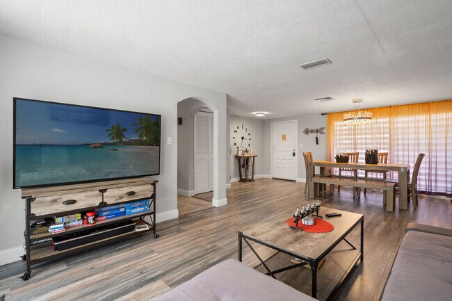 7240 Westwind Dr Unit SI ID1638037P