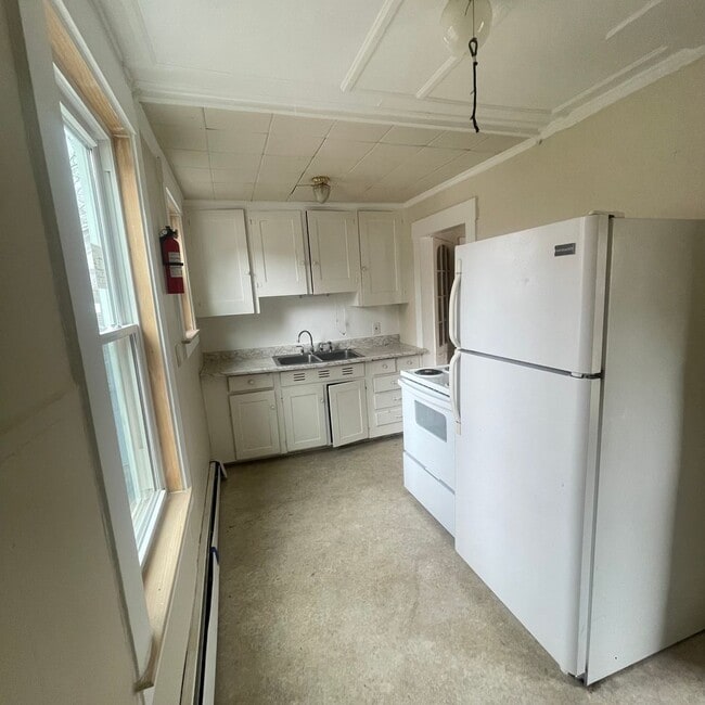 21 Pleasant St Unit 3