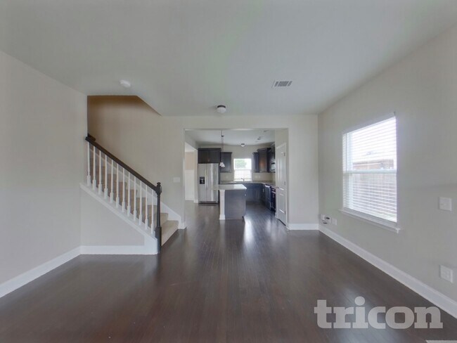 Photo - 1023 Solomon Ln