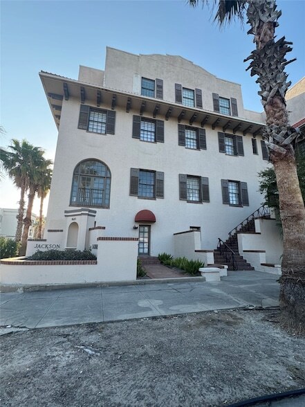 Building Photo - 621 21st St Unit 305 Rental
