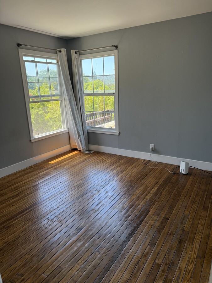 Photo - 227 Jewell St