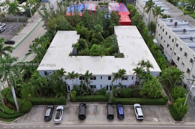 Building Photo - 10076 E Bay Harbor Dr Unit 76B