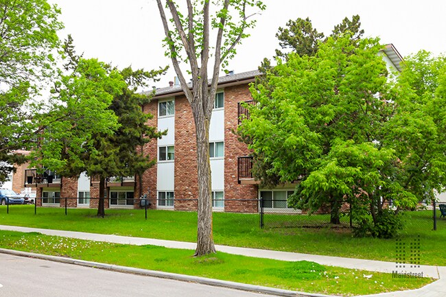 Photo - NAITside Court II