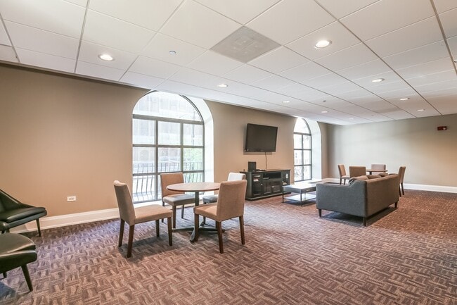 Photo - 630 N State St Unit 1305