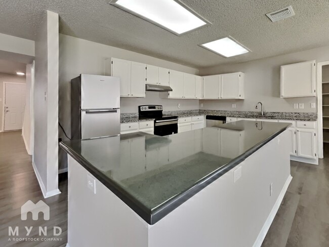 Photo - 8031 Manderly Pl