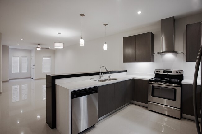Building Photo - 211 S 48th Ln Rental