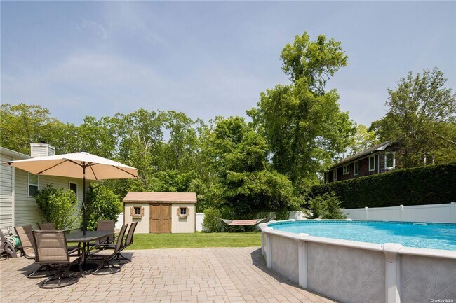 Photo - 400 Wells Rd