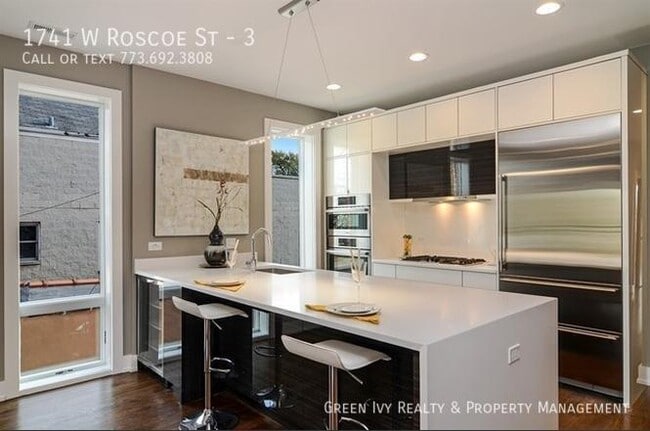 Photo - 1741 W Roscoe St Unit 3