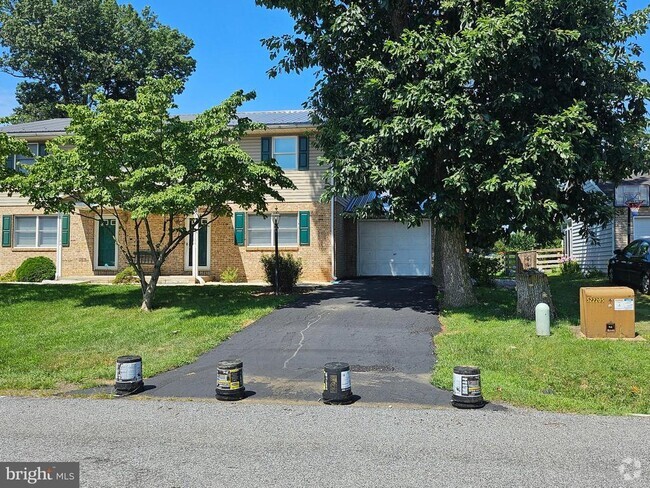 Building Photo - 14788 Sherwood Dr Rental