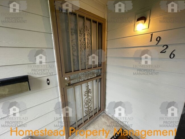 Photo - 1926-1928-1928 McCoy Ave NE