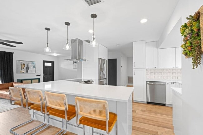 Photo - 1039 NW 8th St