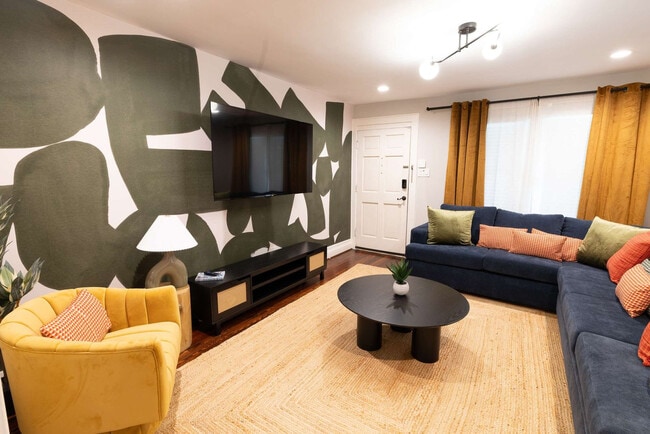 Photo - 725 Peddie St Unit ID1257756P